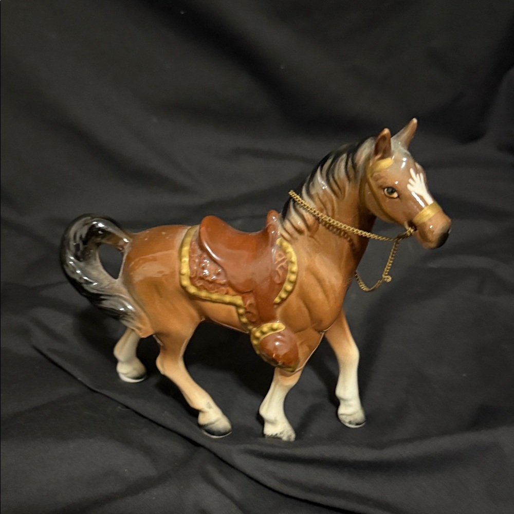 Vintage Horse Figurine Collection - Picture 5 of 6